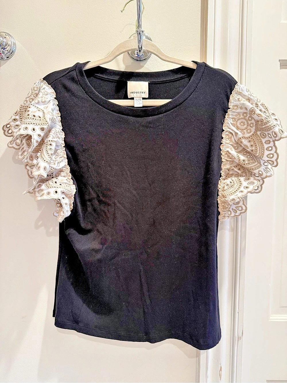 INDUSTRY Lace Sleeve Top in Black & White Size XL Like New